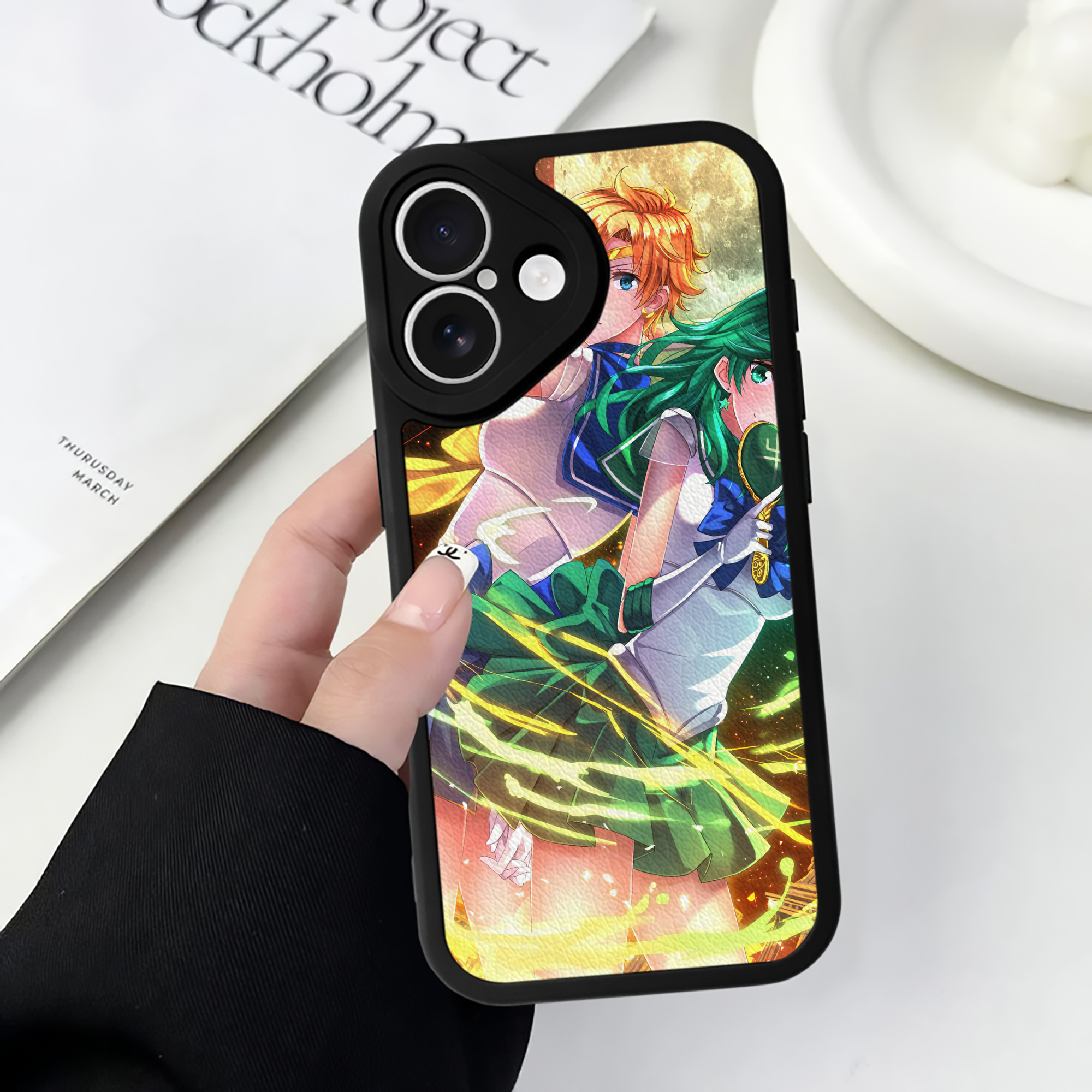 （画像用） 美少女戦士セーラームーン Sailor Moon 【iPhone 16シリーズ対応】シリコンスマホケース（レザー調） 材質：シリコン